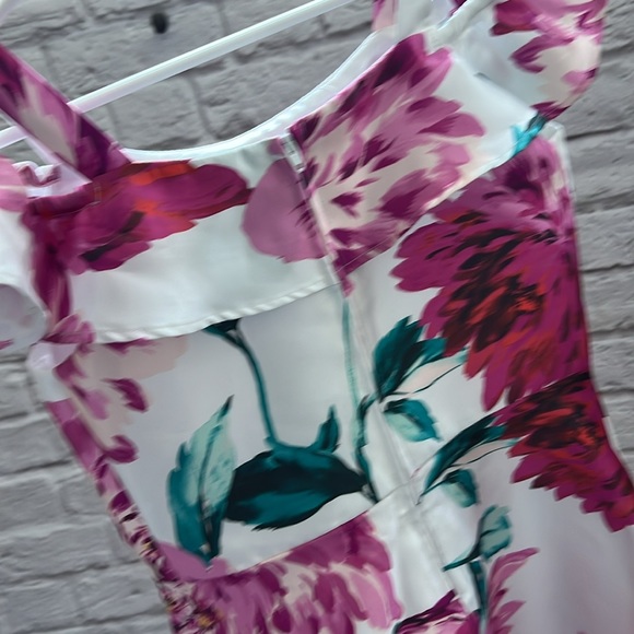 Girls floral pink and white dressy dress - Picture 4 of 8